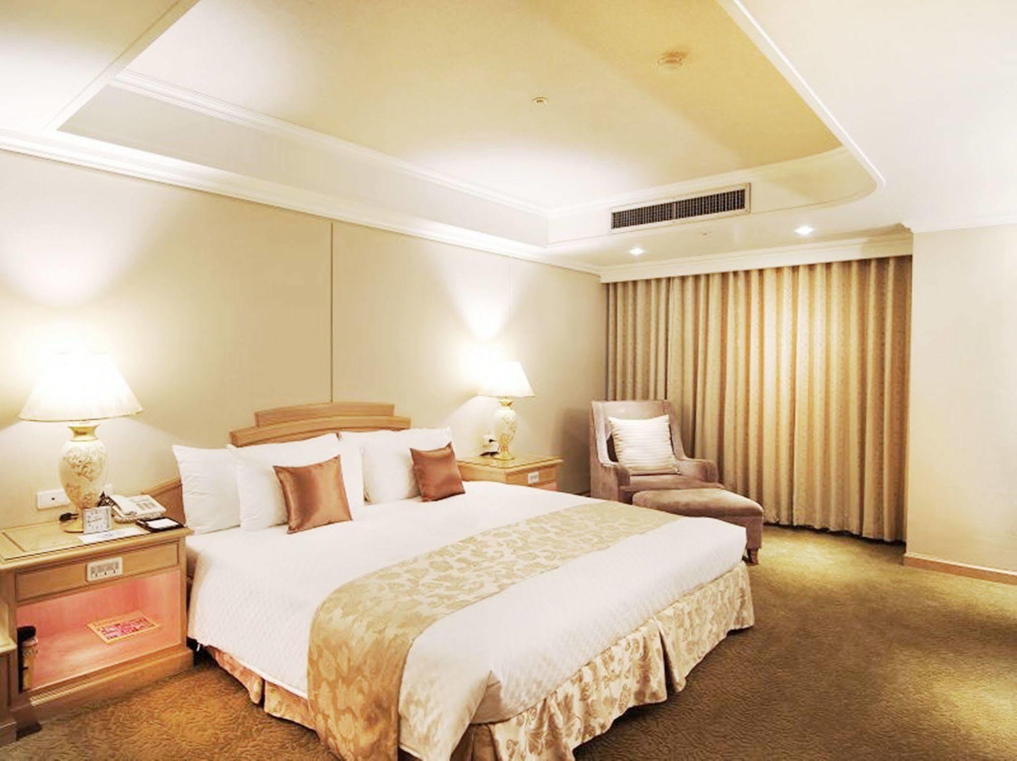 Golden China Hotel Taipei Exterior photo