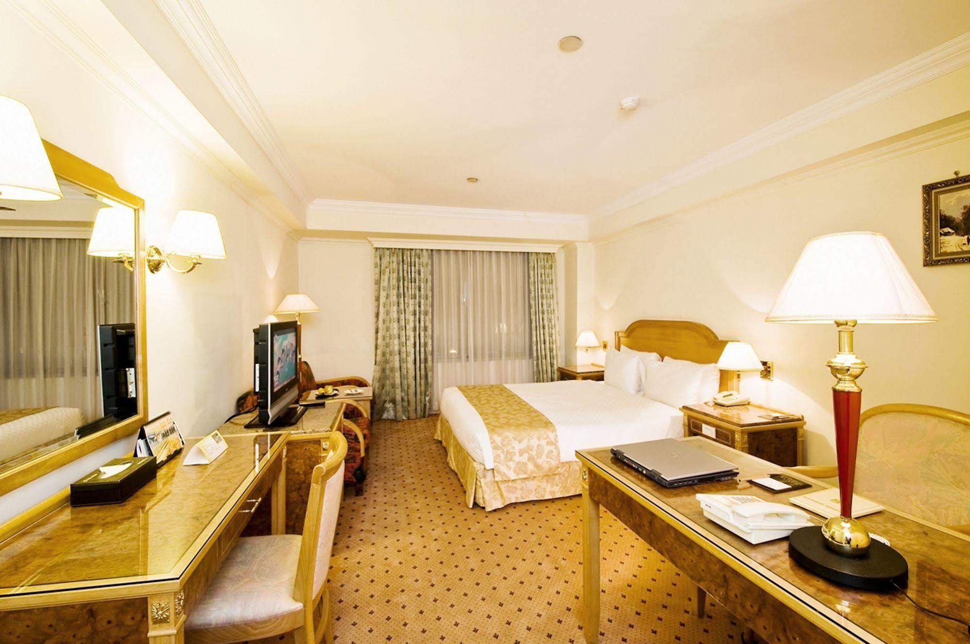 Golden China Hotel Taipei Exterior photo