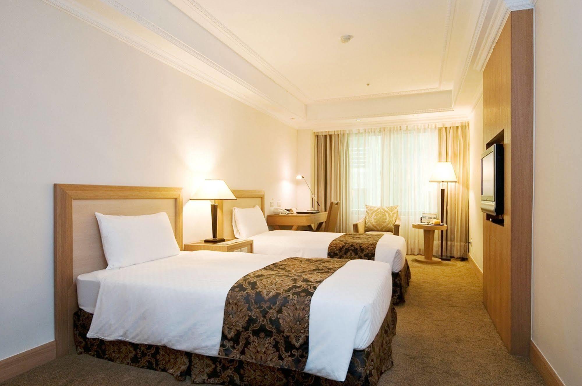 Golden China Hotel Taipei Exterior photo