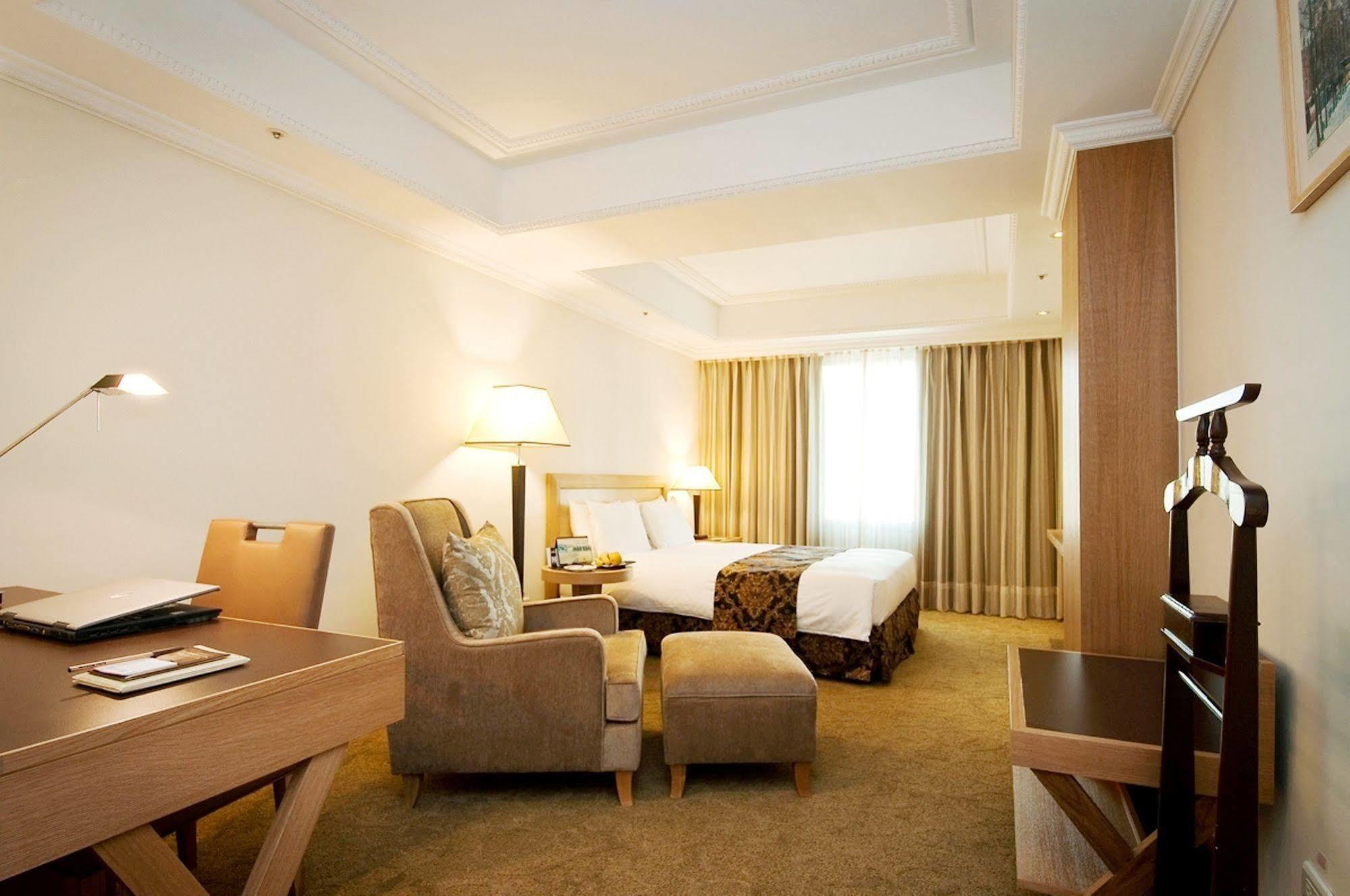Golden China Hotel Taipei Exterior photo